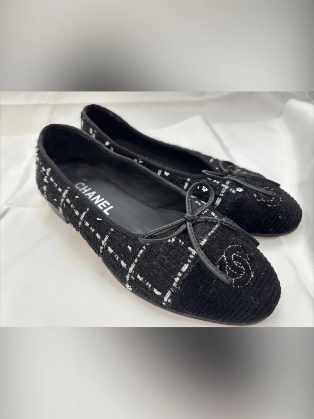 CHANEL Black and White Tweed Bow Ballet Flats 37C